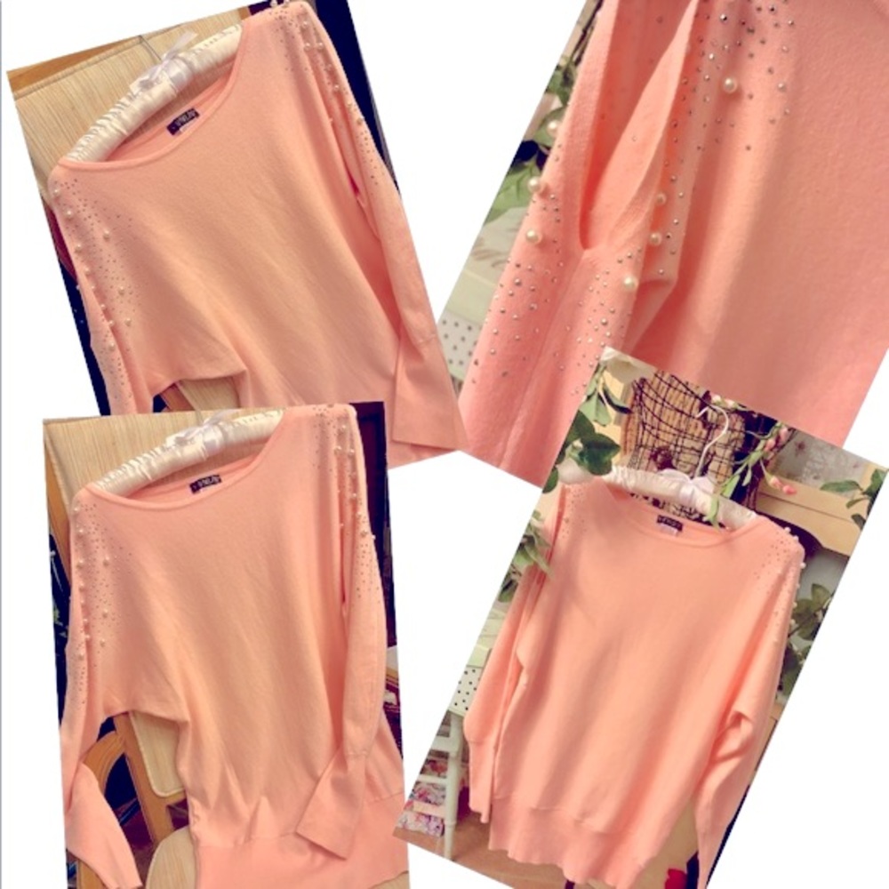 Sweater Cutout Lovely Venus Size Med New